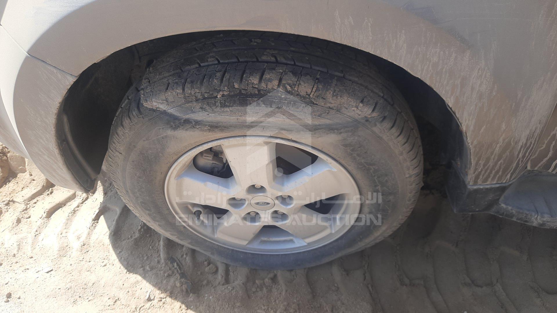 2008 FORD ESCAPE VIN: 1FMCU92148KA58989