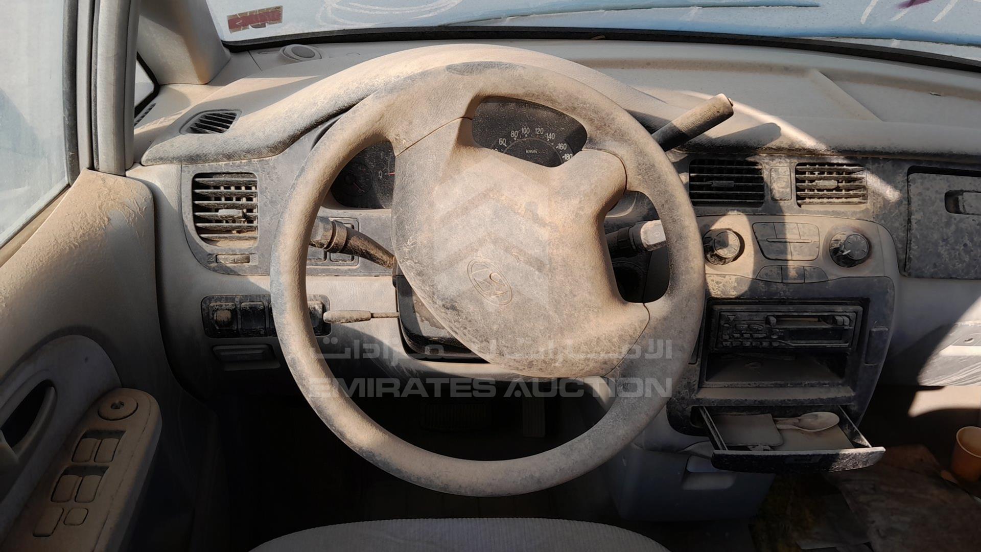 2006 HYUNDAI TRAJET VIN: KMHMG81C56U289569