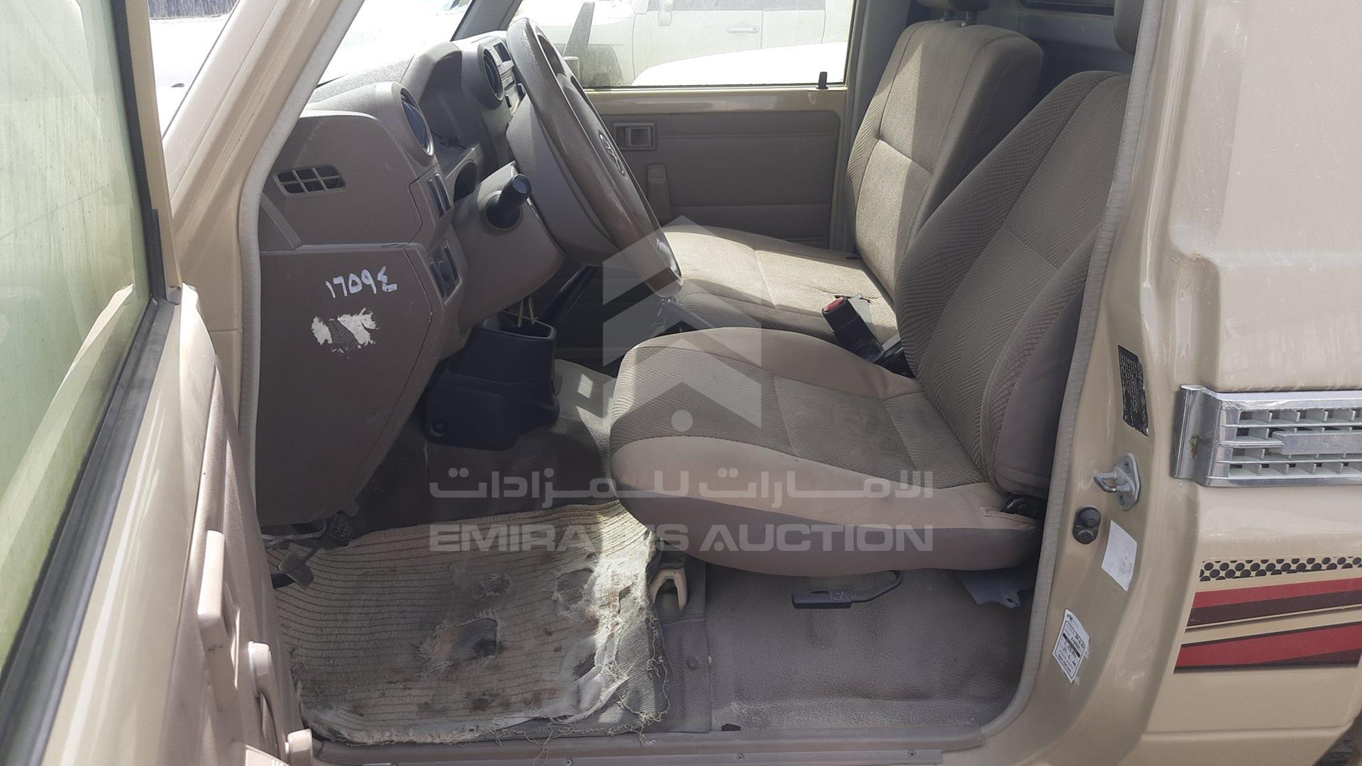 2014 TOYOTA LAND CRUISER VIN: JTFLU71J5E4319550