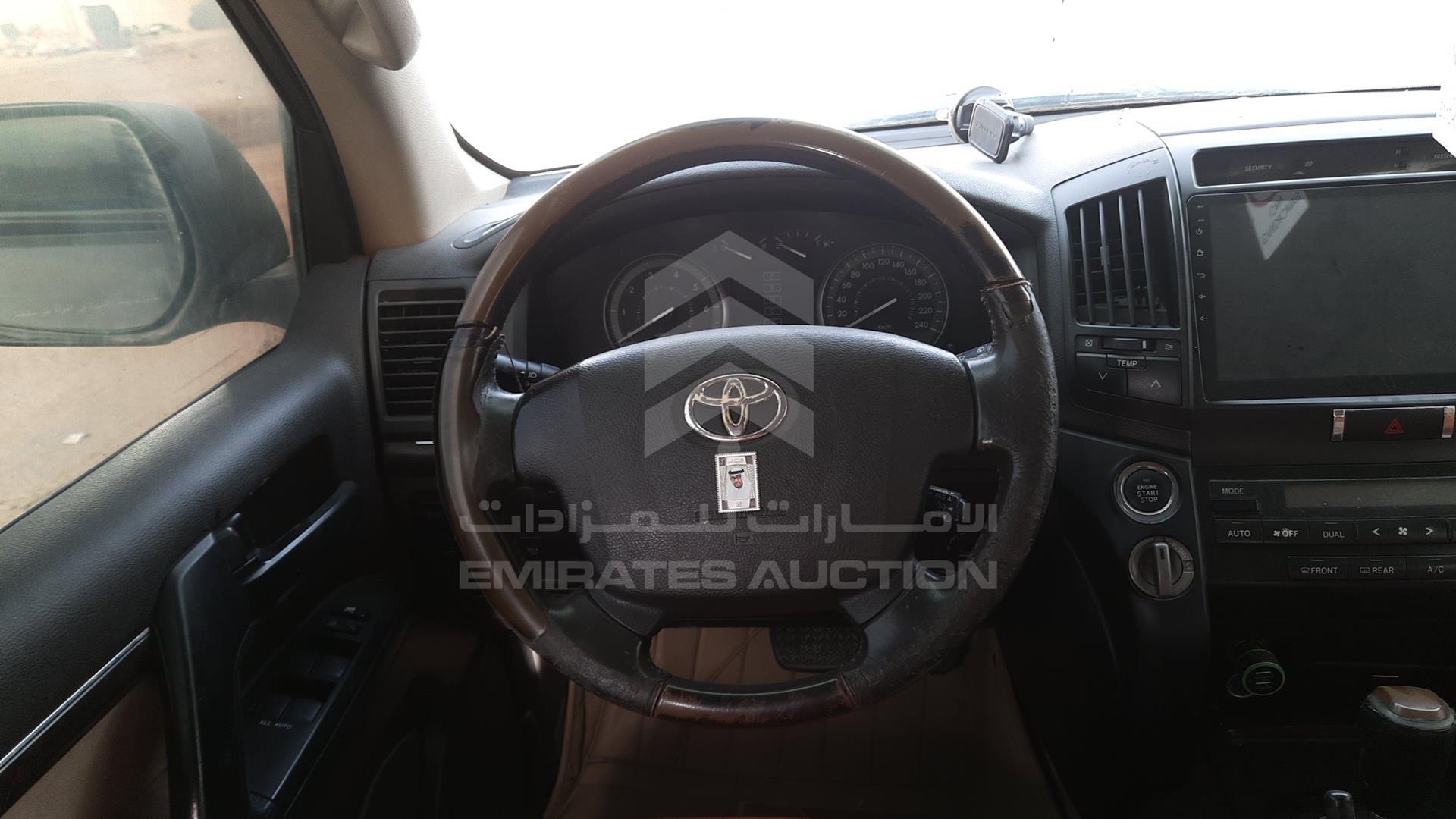 2009 TOYOTA LAND CRUISER VIN: JTMHT09J495031578