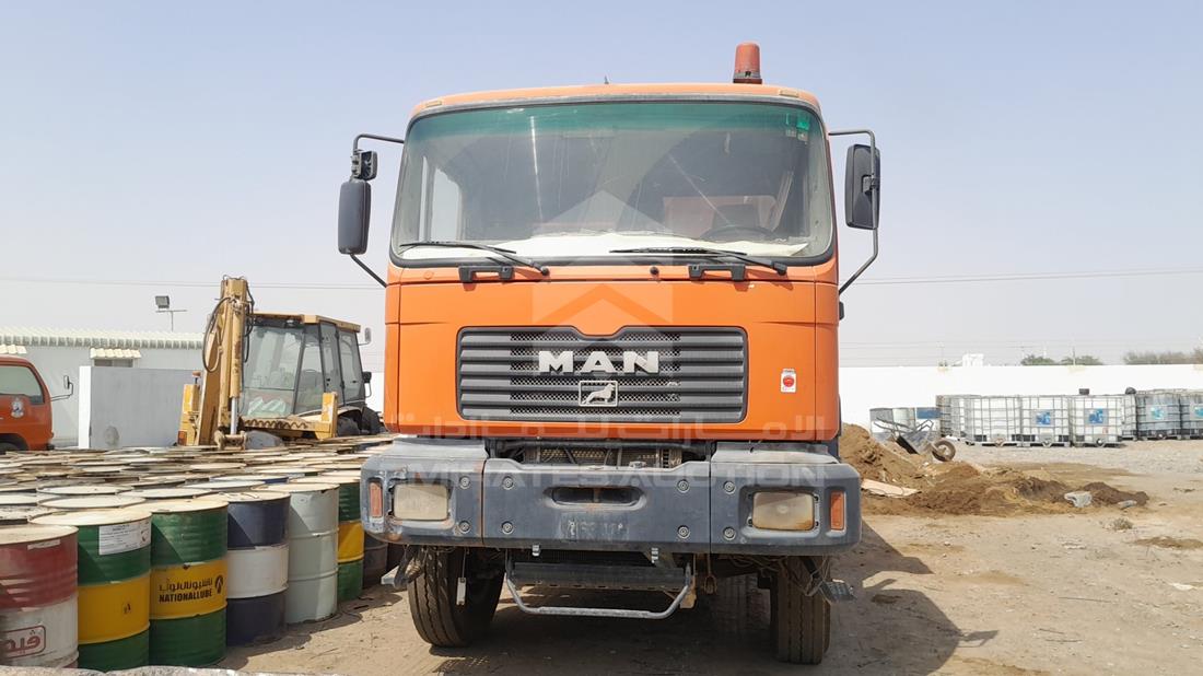 مان 373 2001 — الزاوية الأمامية بالكامل — صورة 1