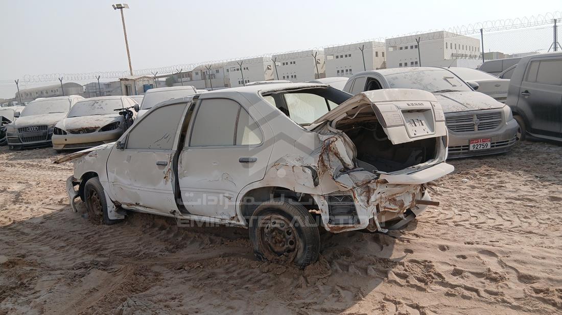 نيسان صني 2000 — الزاوية الخلفية اليسرى — صورة 7