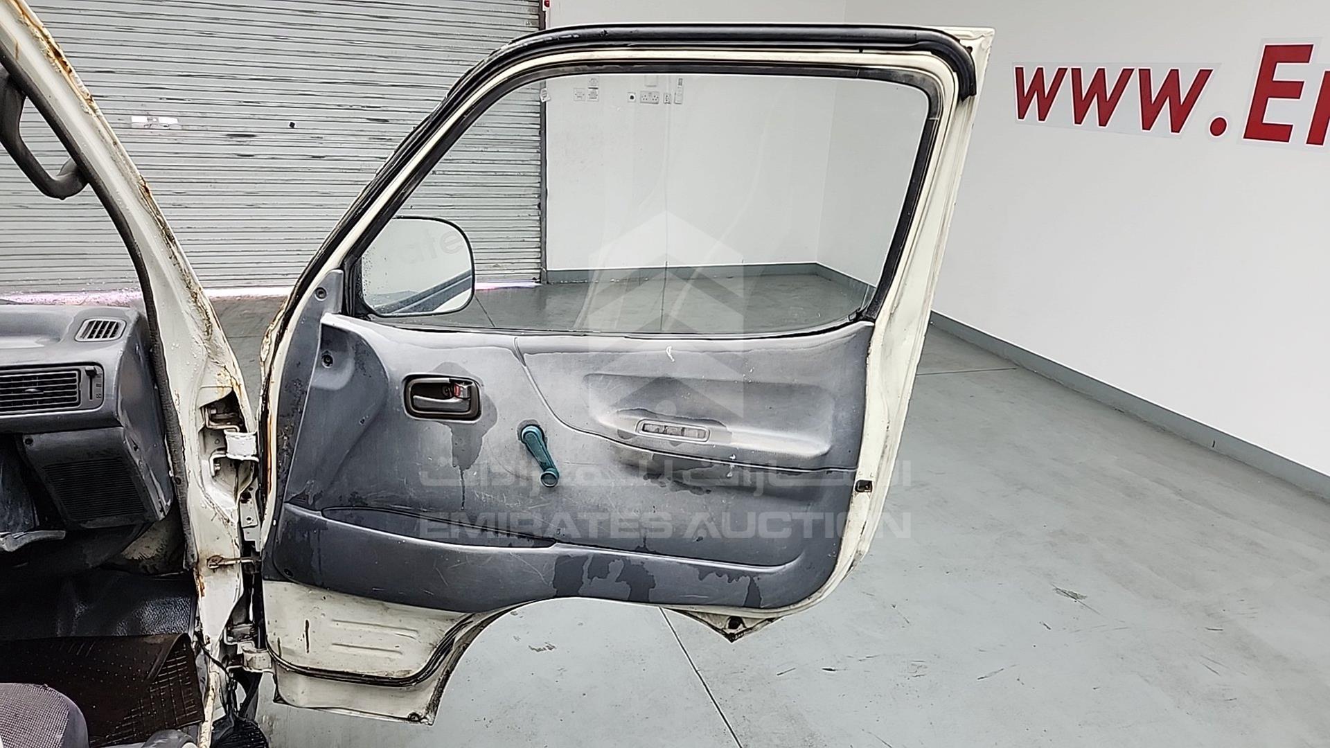 1996 TOYOTA HIACE VIN: RZH1150002393