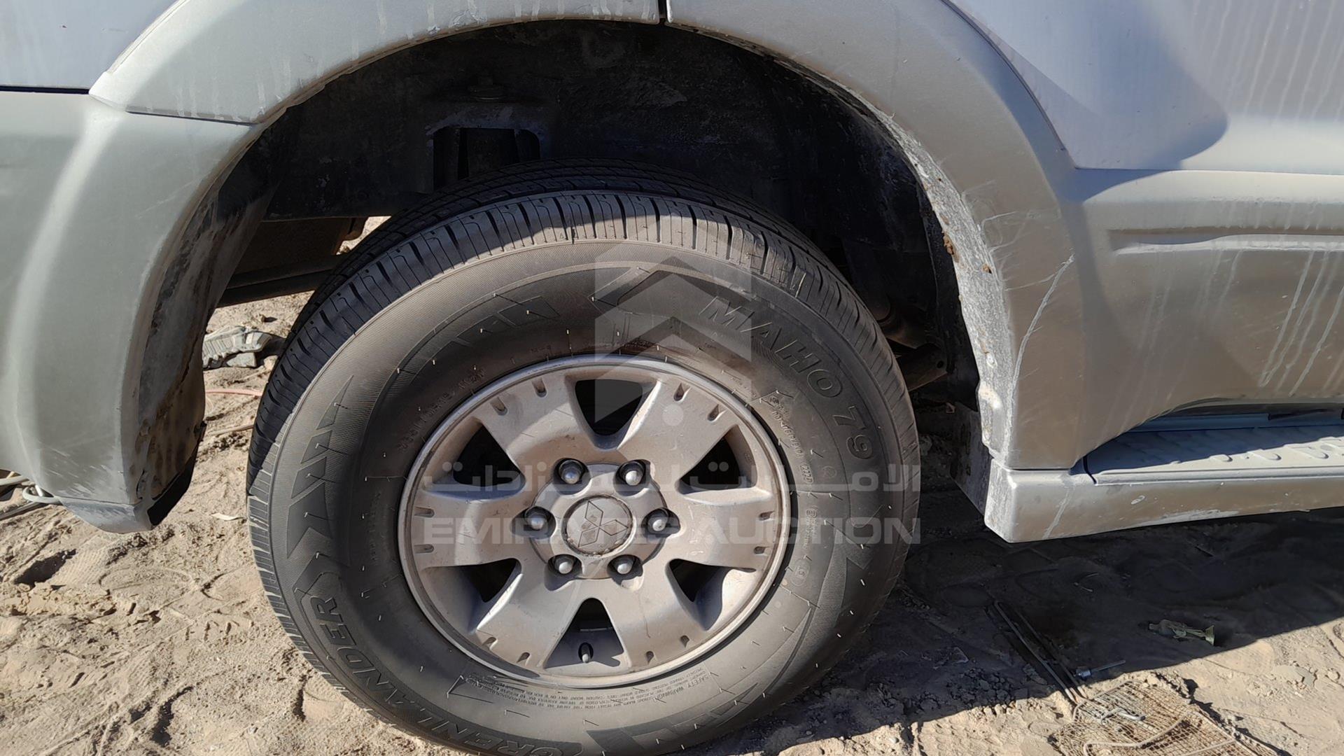 2004 MITSUBISHI PAJERO VIN: JE4MR62R04J702153