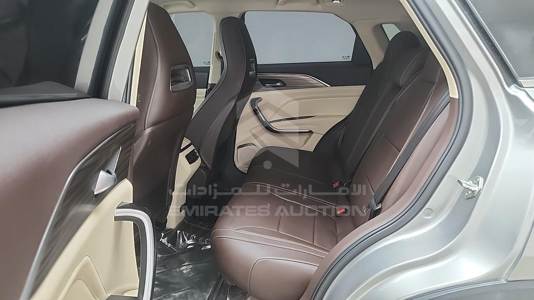 بيستون T77 2026 — زاوية الراكب الخلفي اليسرى — صورة 20