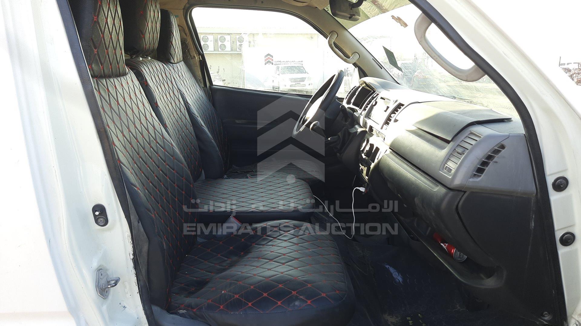 2006 TOYOTA HIACE VIN: JTFHX02PX60010799