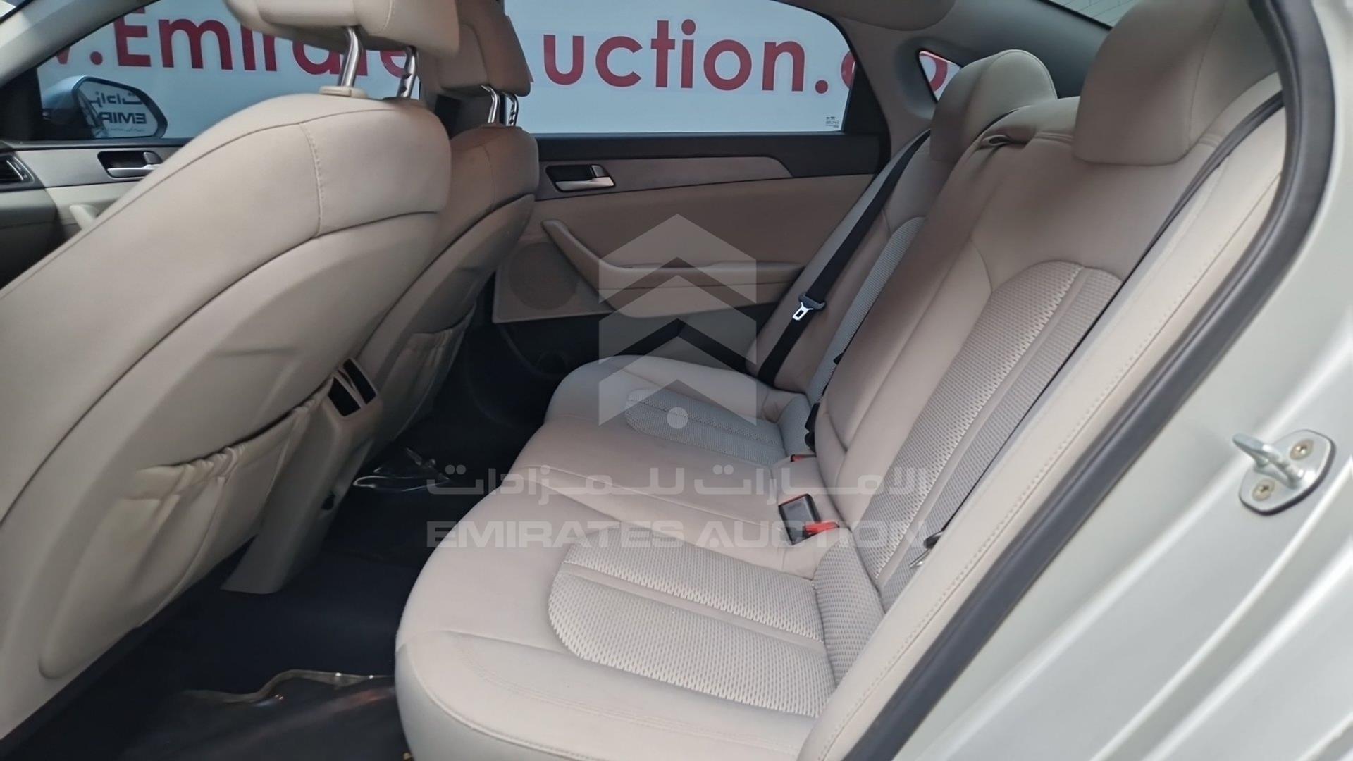 2016 HYUNDAI SONATA VIN: KMHE241G9GA207828
