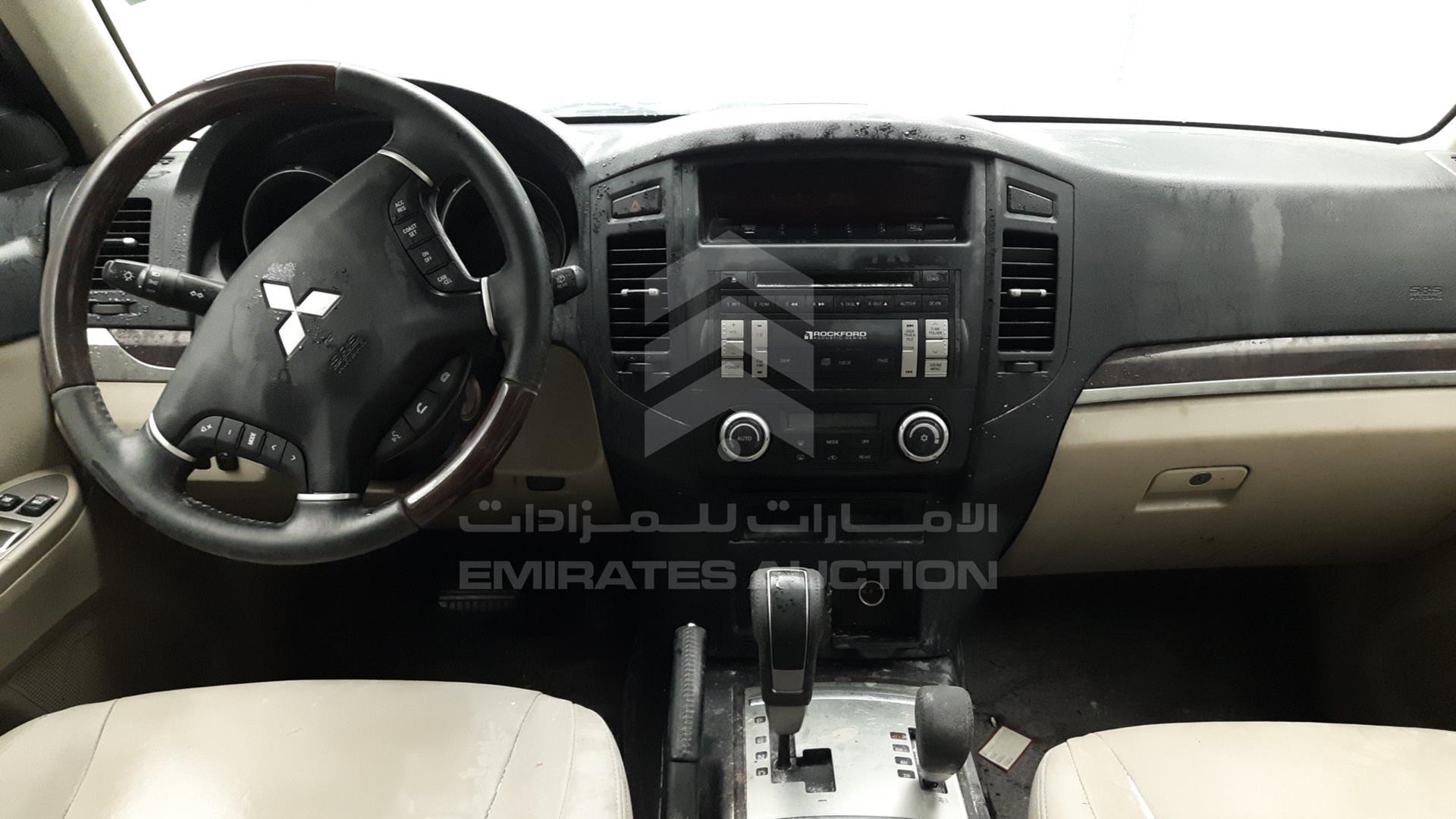 2011 MITSUBISHI PAJERO VIN: JMYLRV95WBJ709201