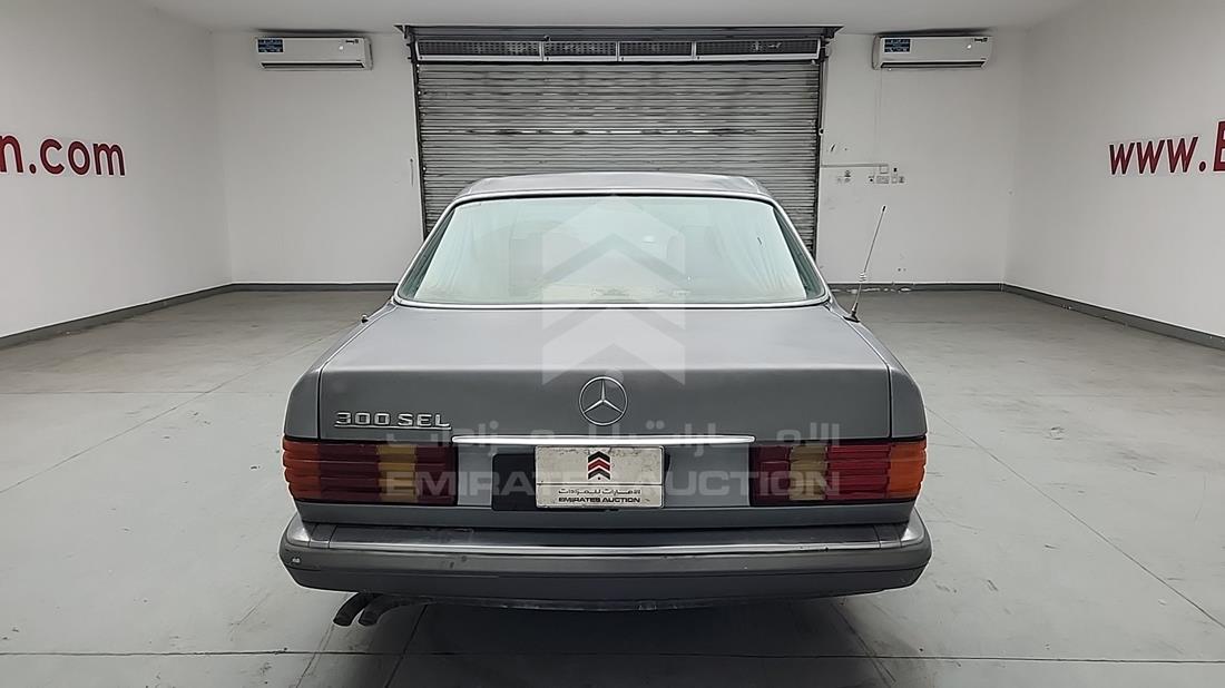 1990 Mercedes 300 SEL — Rear View — Photo 8