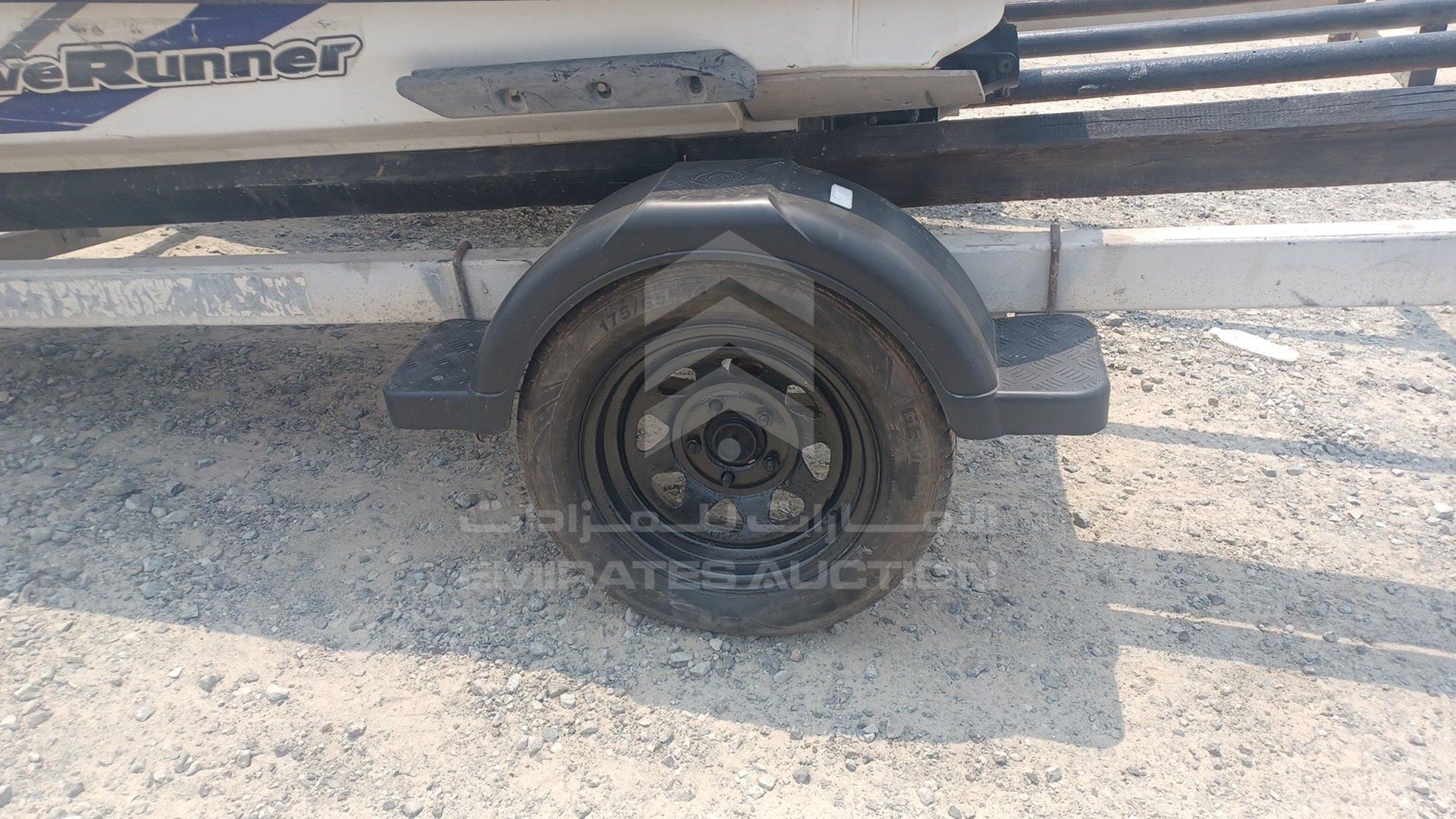 0 JET SKI + TROLLEY YAMAHA VIN: YAMA25711102