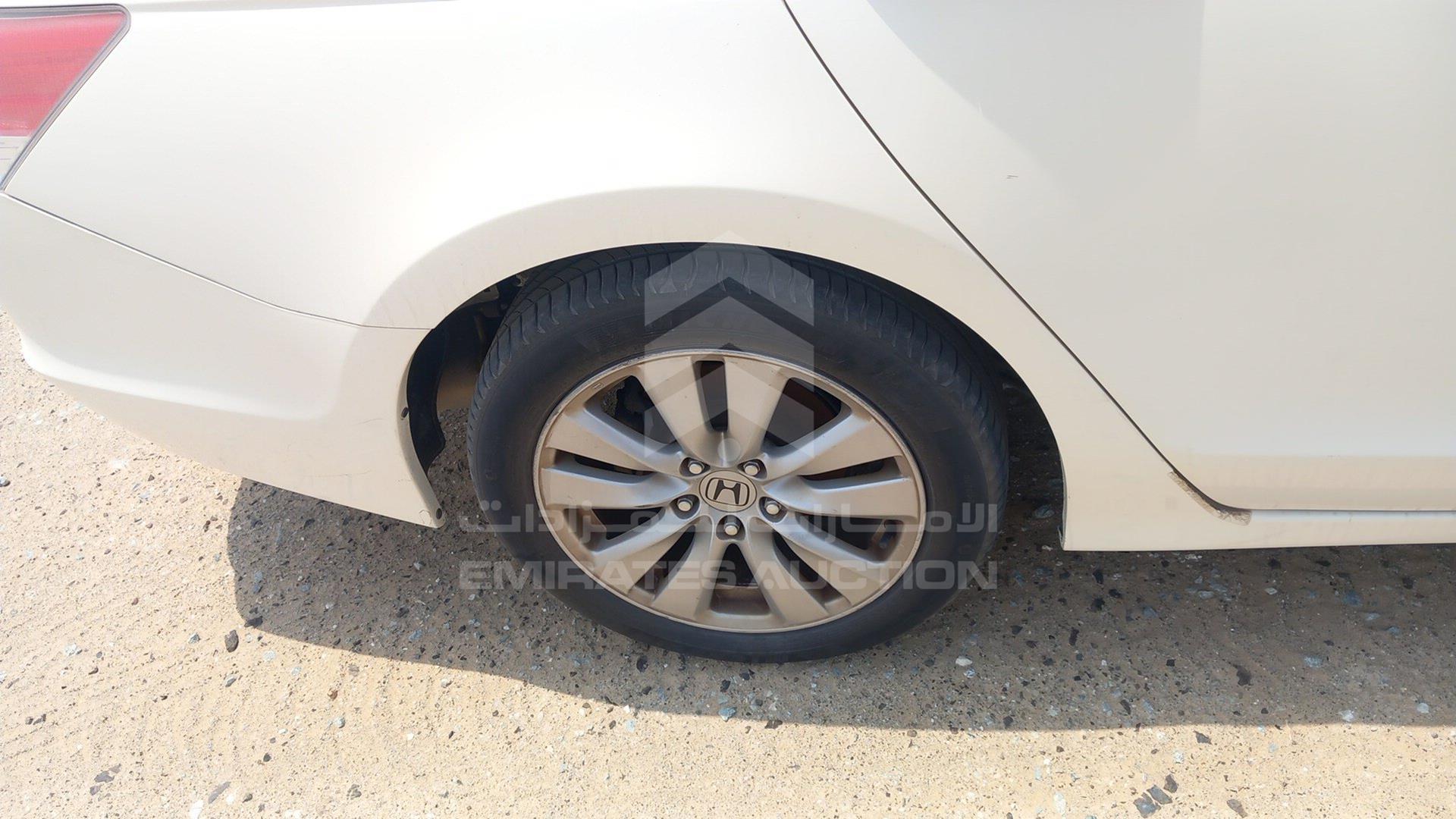 2011 HONDA ACCORD VIN: JHMCP3673BC400200
