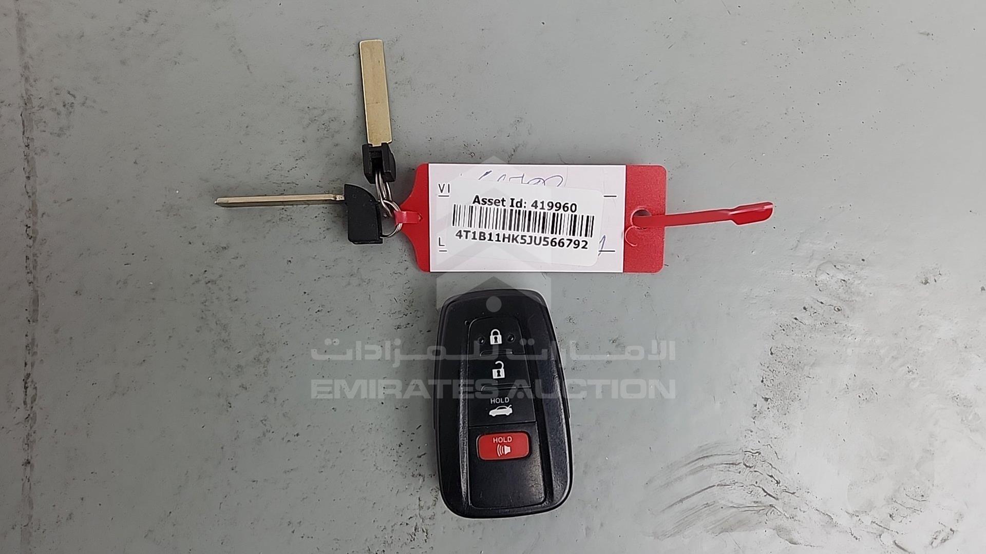 2018 TOYOTA CAMRY VIN: 4T1B11HK5JU566792