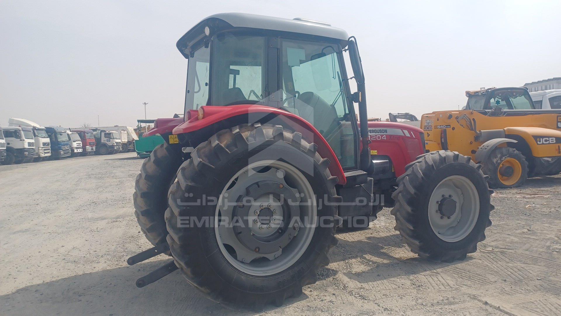 2018 MASSEY FERGUSON --- VIN: AGCM1204AF5231007