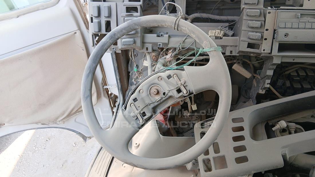 2009 Mitsubishi Rosa — Steering & Mounted Controls — Photo 11