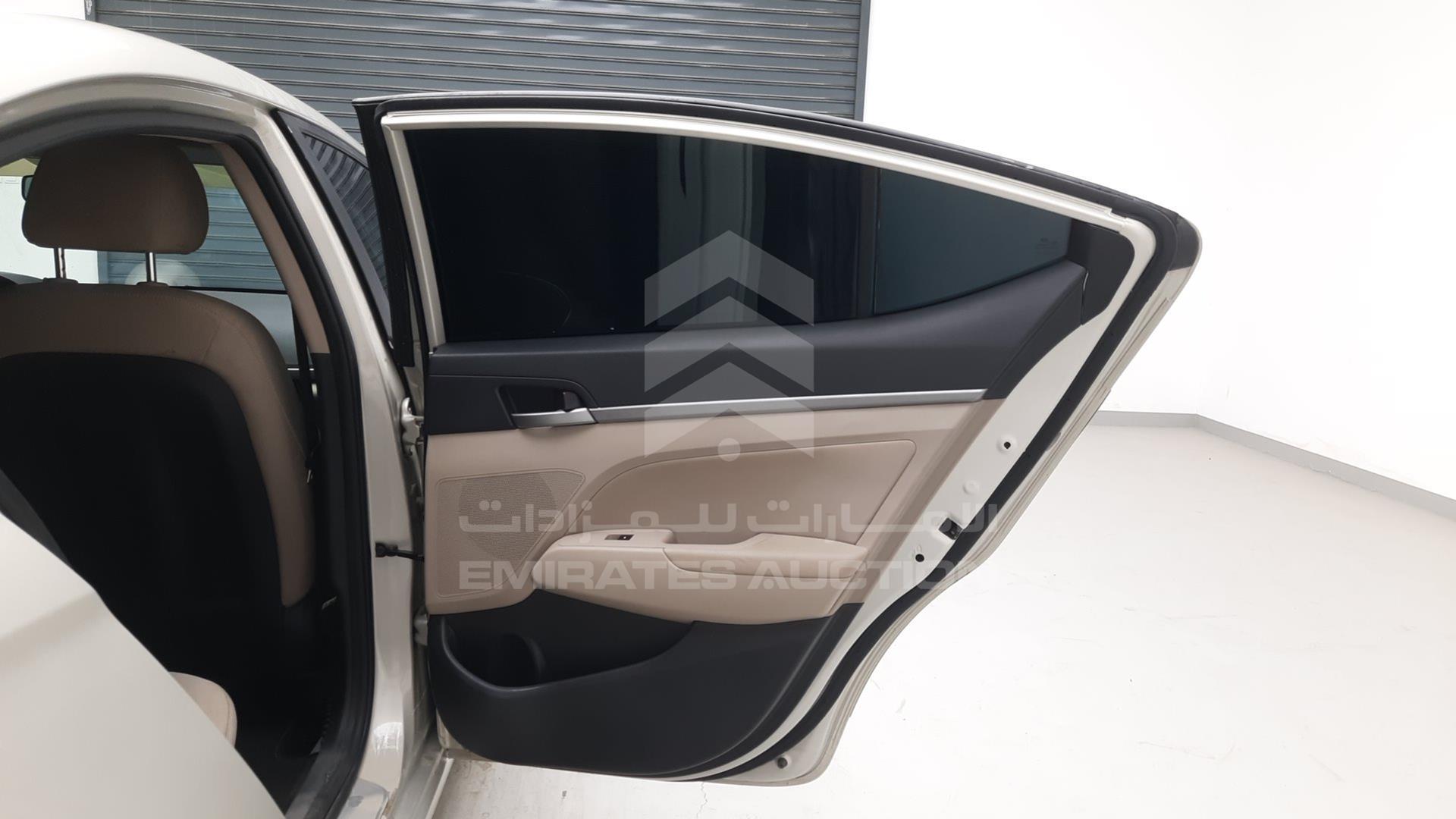 2018 HYUNDAI ELANTRA VIN: 5NPD84LF6JH235542