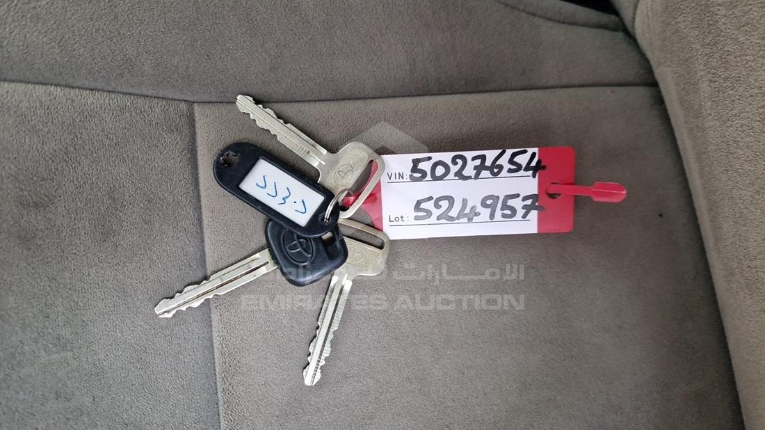 2013 Toyota Hiace — Keys — Photo 5