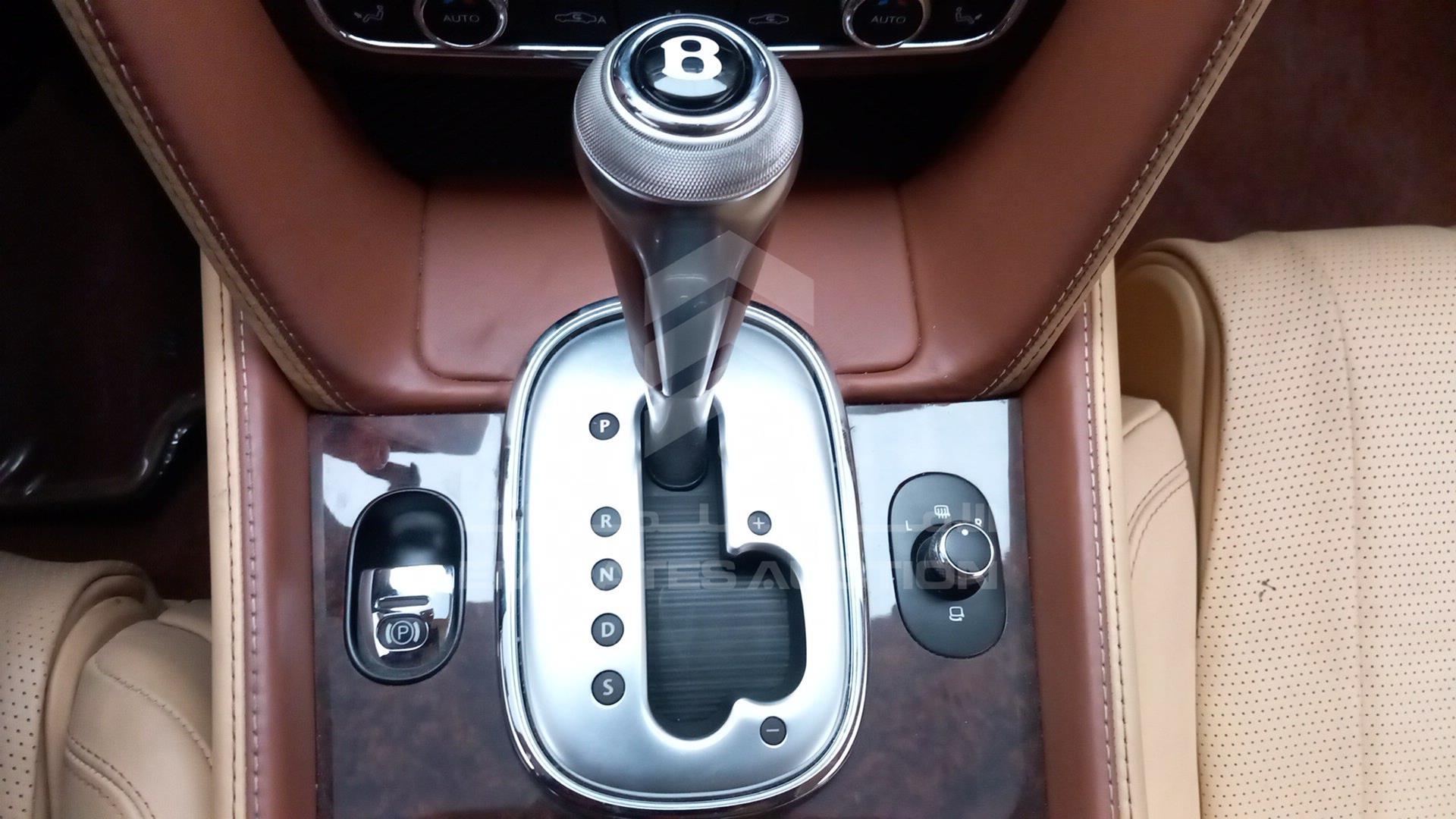 2014 BENTLEY FLYING SPUR VIN: SCBEA5ZA1EC090599