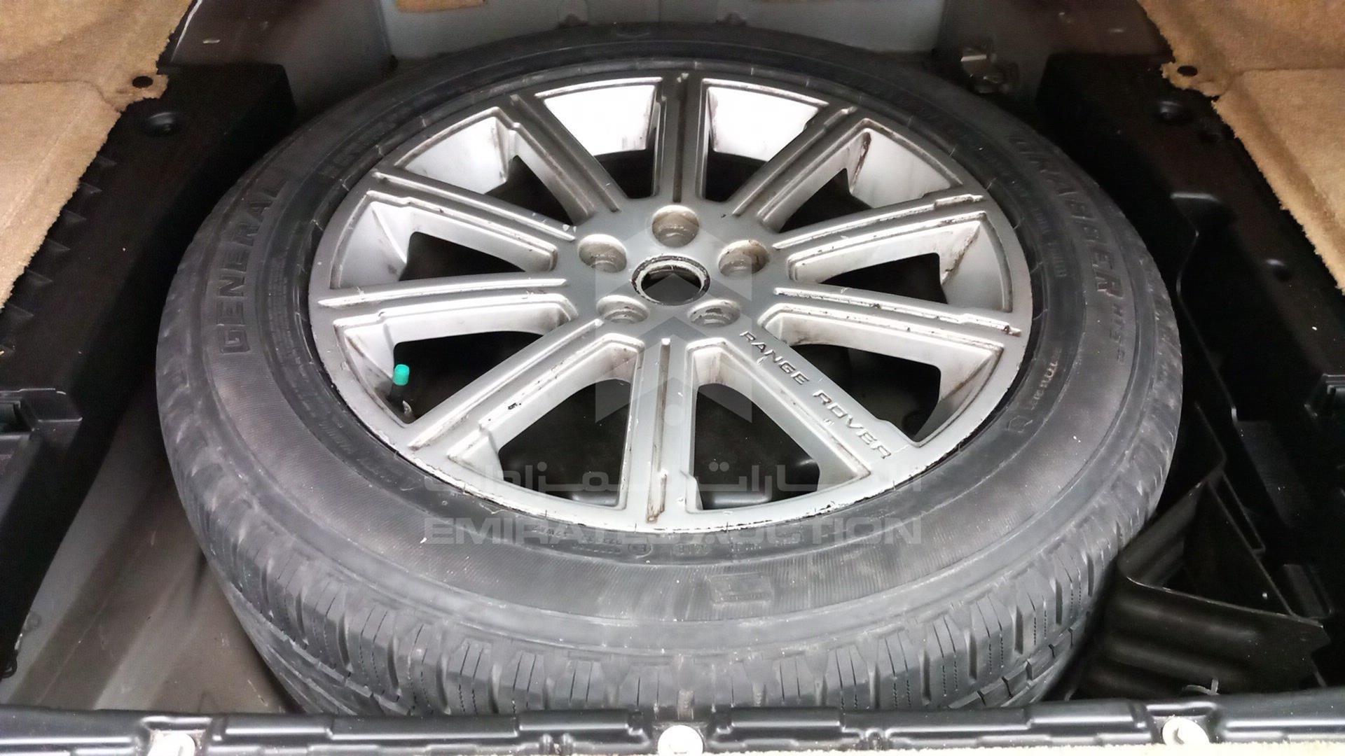 2011 RANGE ROVER VOGUE VIN: SALLMAME4BA335131