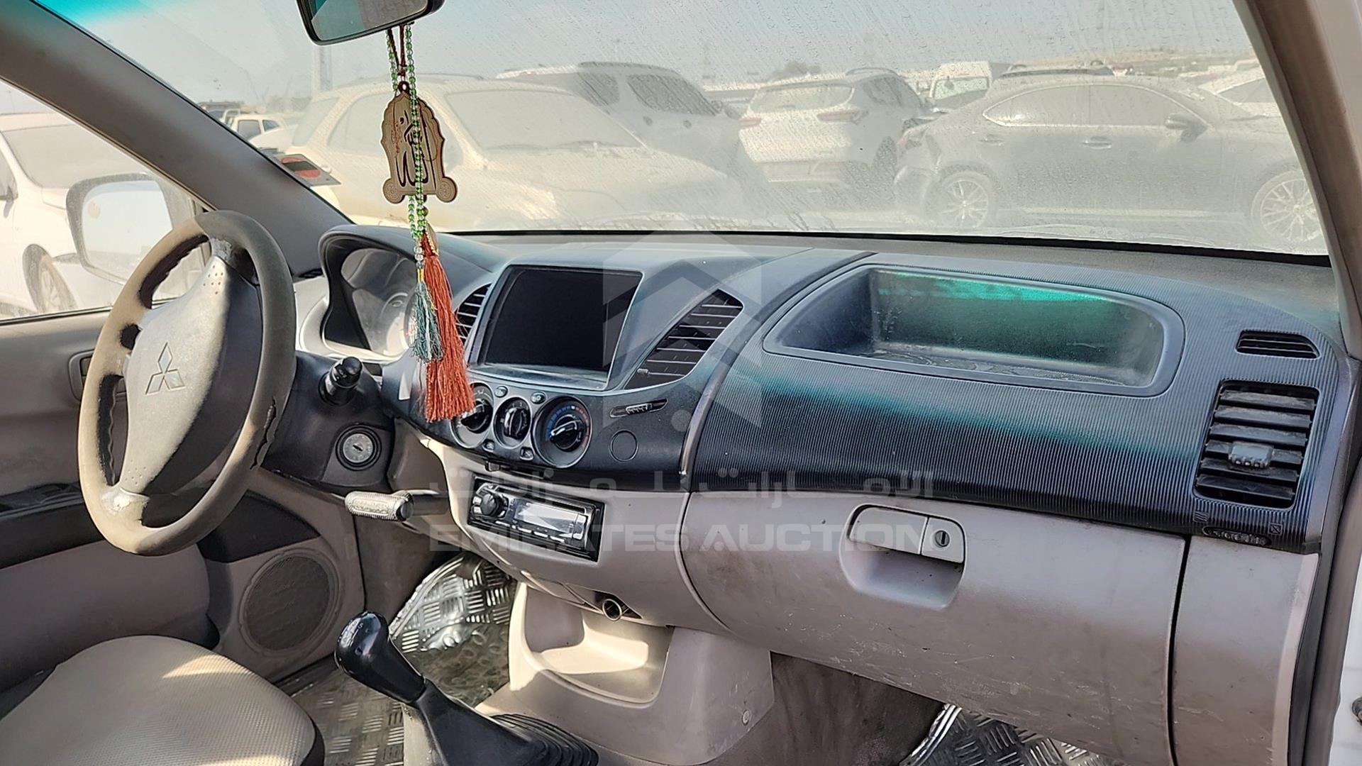 2014 MITSUBISHI L 200 VIN: MMBJNKA50ED004893
