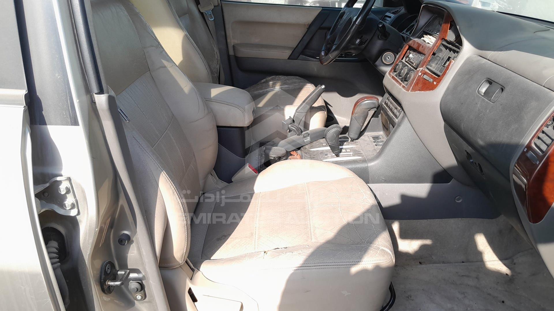 2004 MITSUBISHI PAJERO VIN: JMYLRV73W4J704652