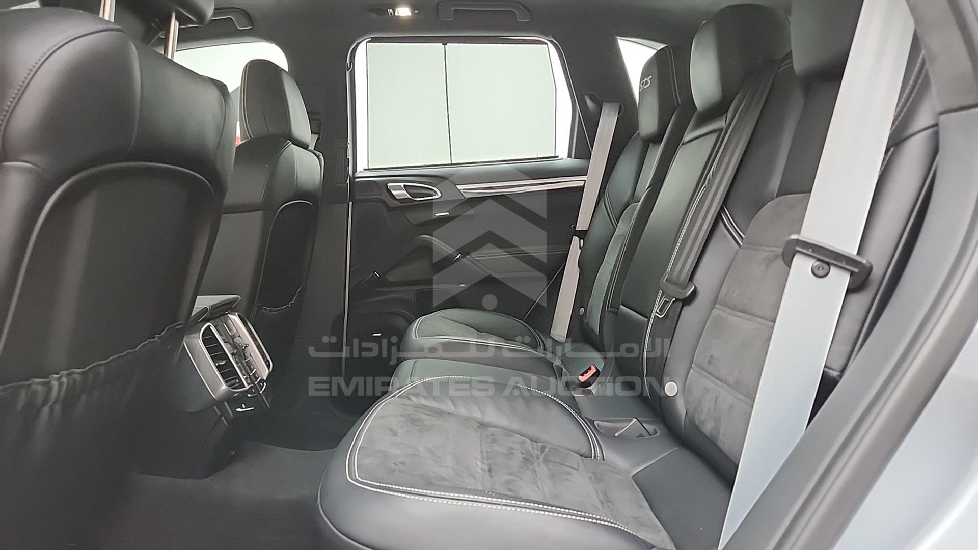 2016 PORSCHE CAYENNE VIN: WP1ZZZ92ZGLA72836