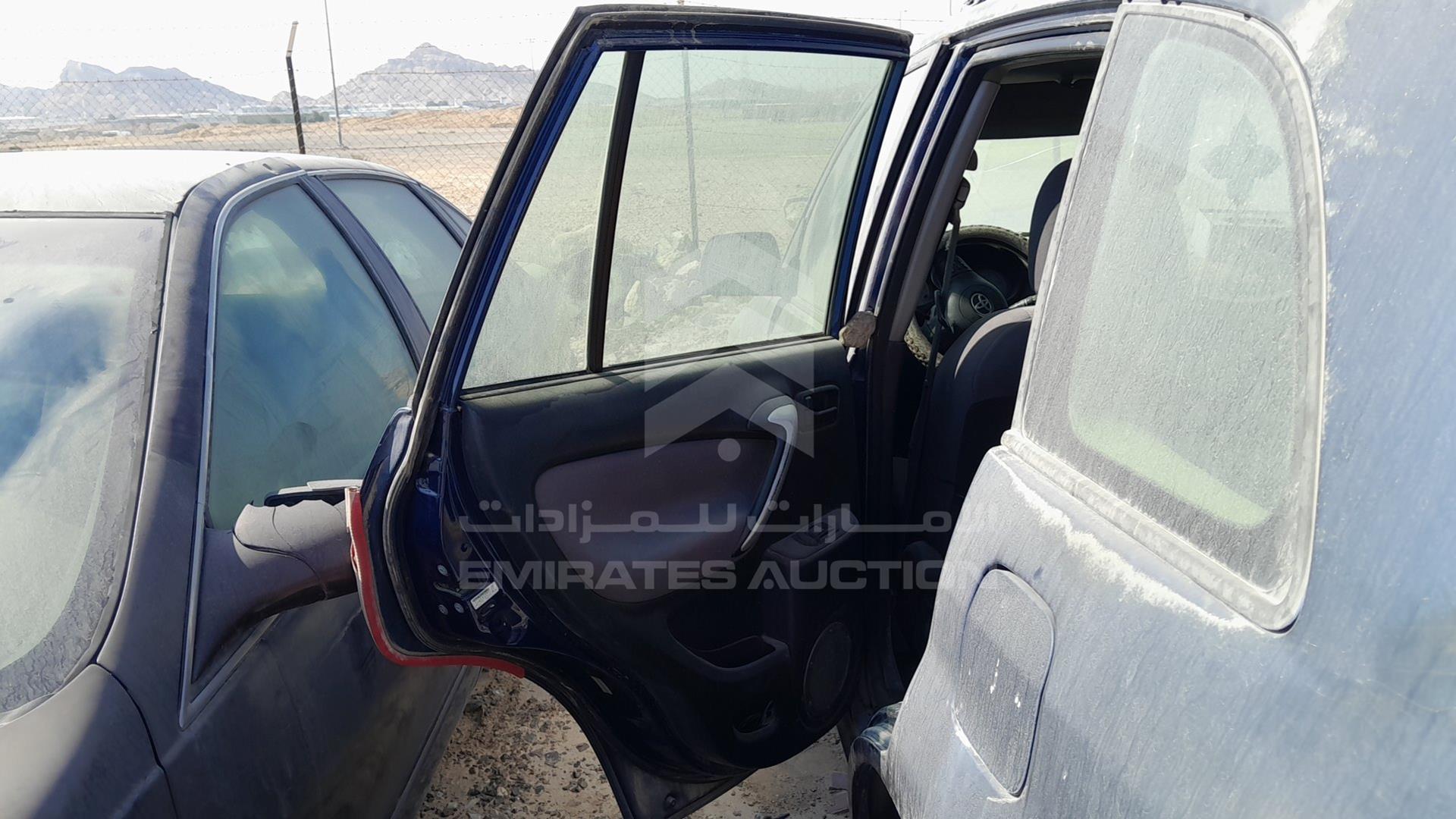 2004 TOYOTA RAV-4 VIN: JTEGD20V740024176
