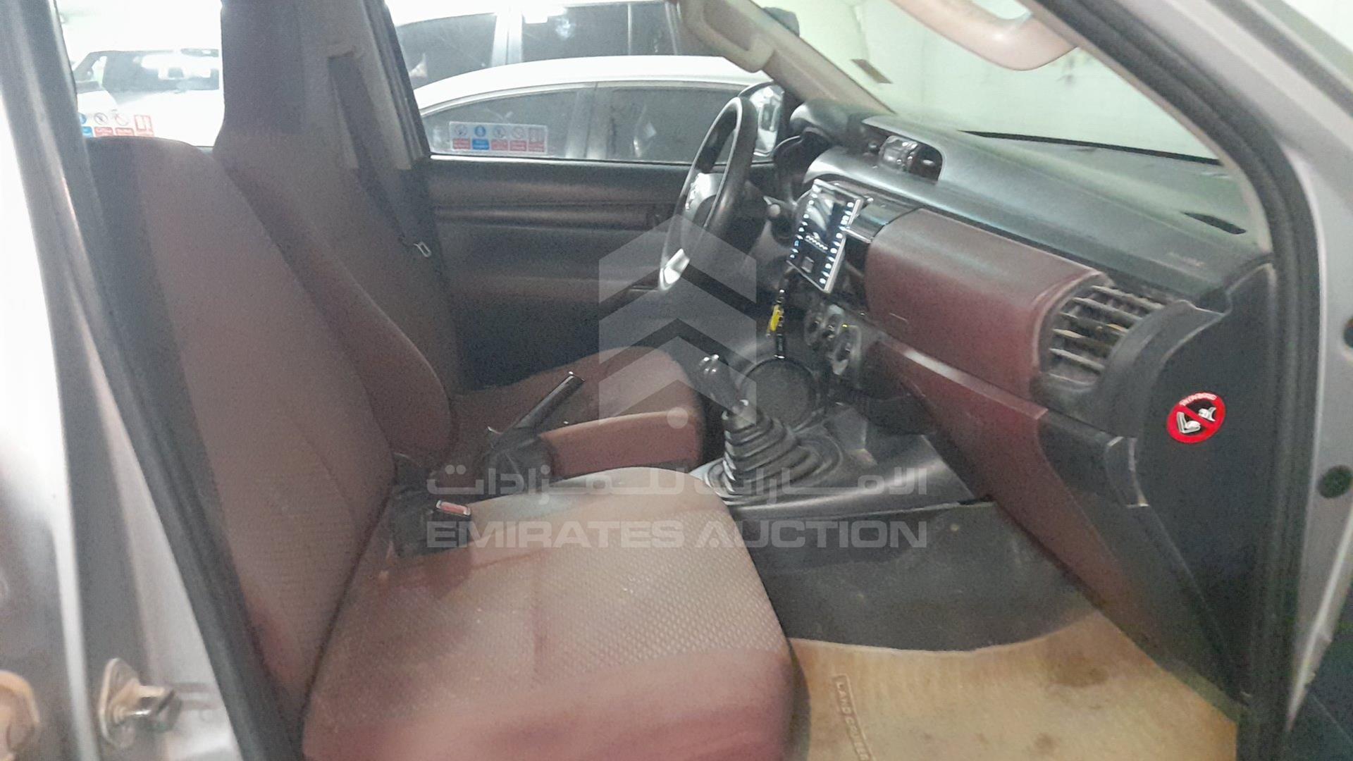 2017 TOYOTA HILUX VIN: MR0DX8CD1H0400317