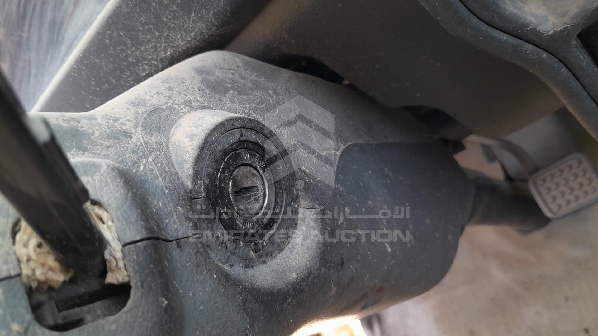 2004 MITSUBISHI L 300 VIN: JMYGNP03V5A770856