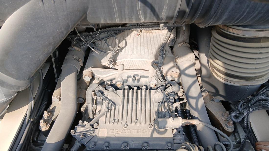 Man — Engine Bay — Photo 26