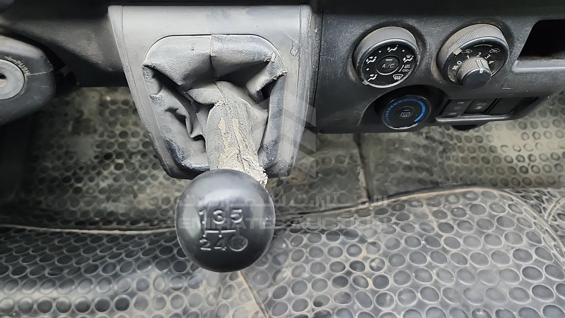 2015 TOYOTA HIACE VIN: JTGRX12PXF8046161