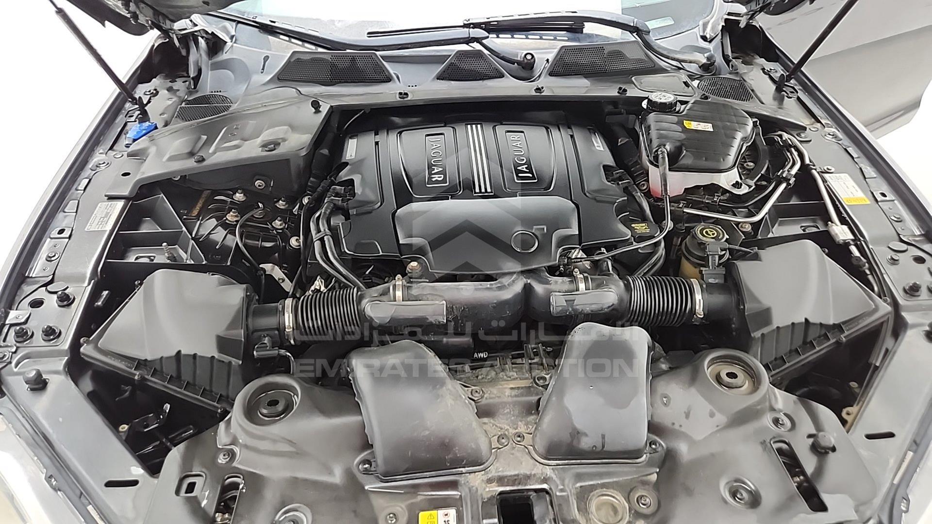 2013 JAGUAR X J VIN: SAJWJ1CD6D8V47889