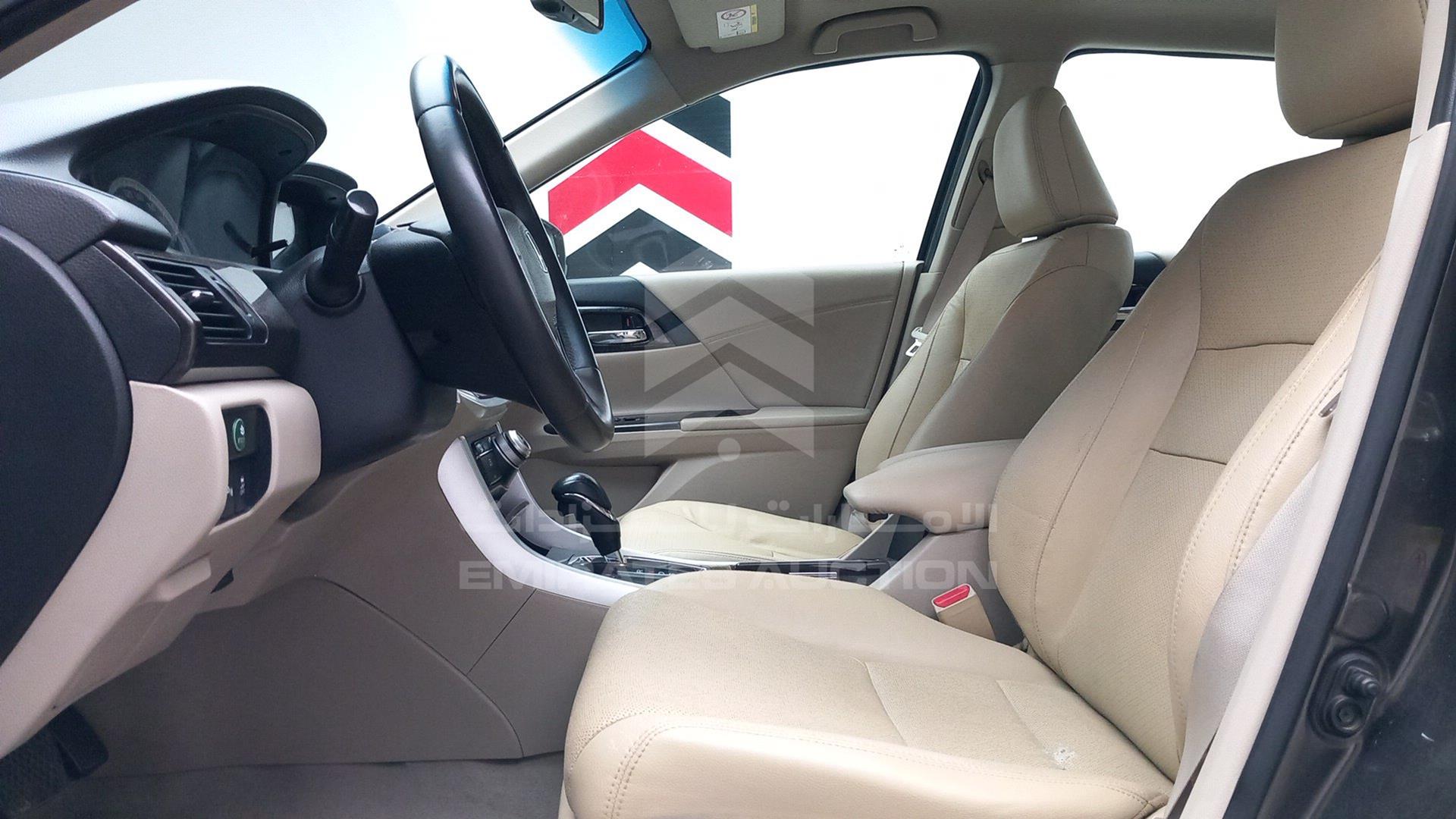 2016 HONDA ACCORD VIN: LUCCR2668G3407434