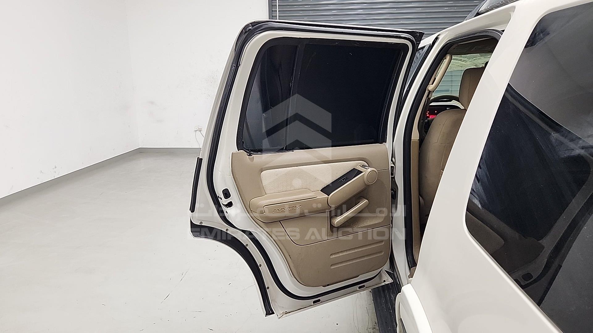 2008 FORD EXPLORER VIN: 1FMEU73E88UA72025