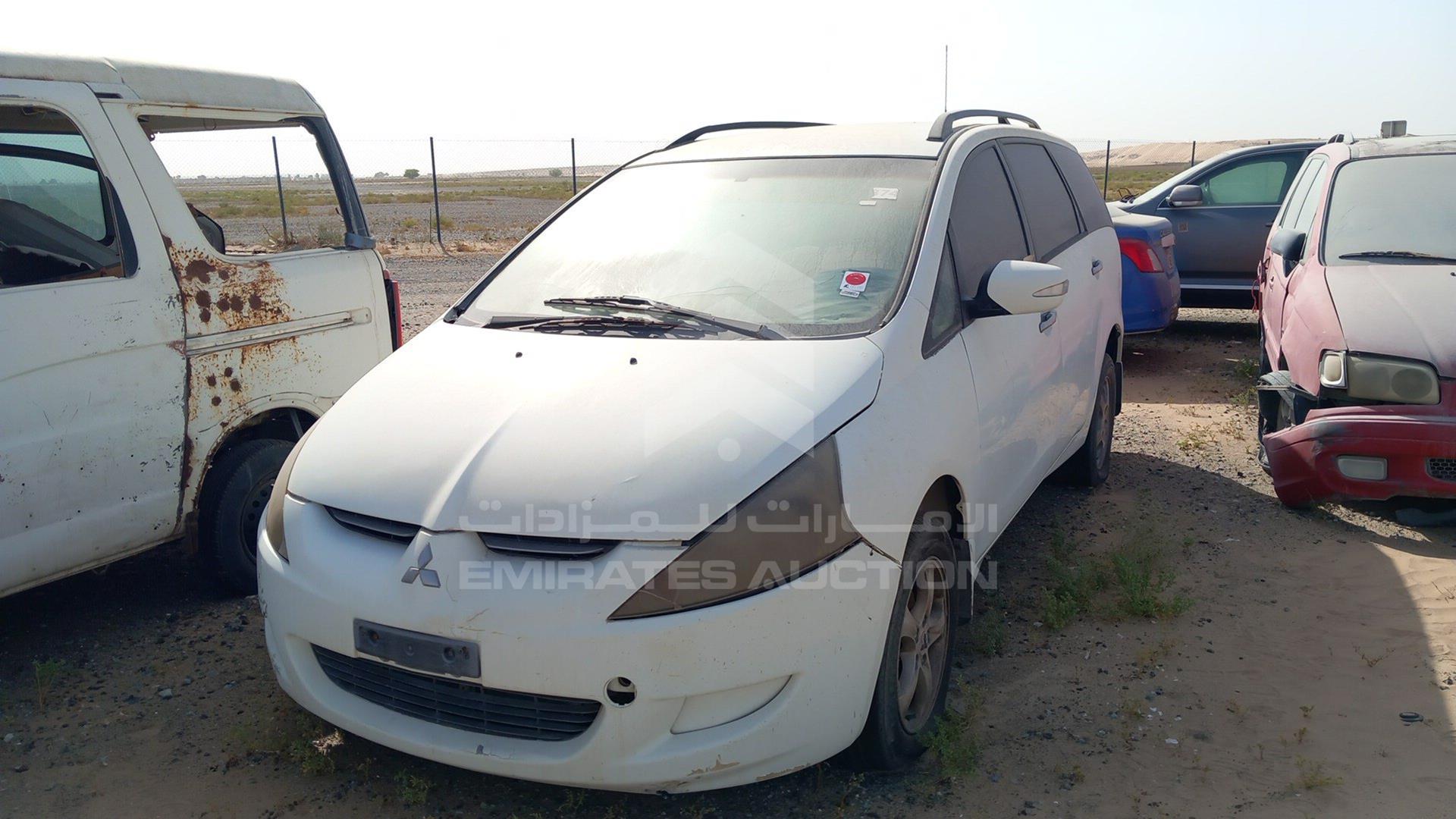 2005 MITSUBISHI GRANDIS VIN: JMYLRNA4W5Z703642