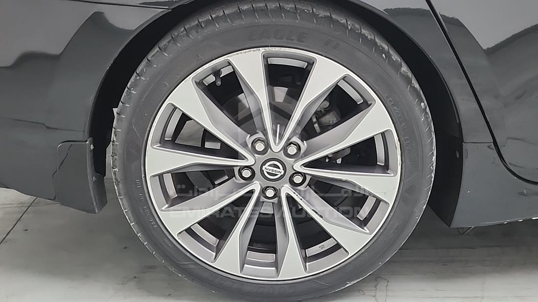 2022 Nissan Maxima — Rear Right Tyre — Photo 33