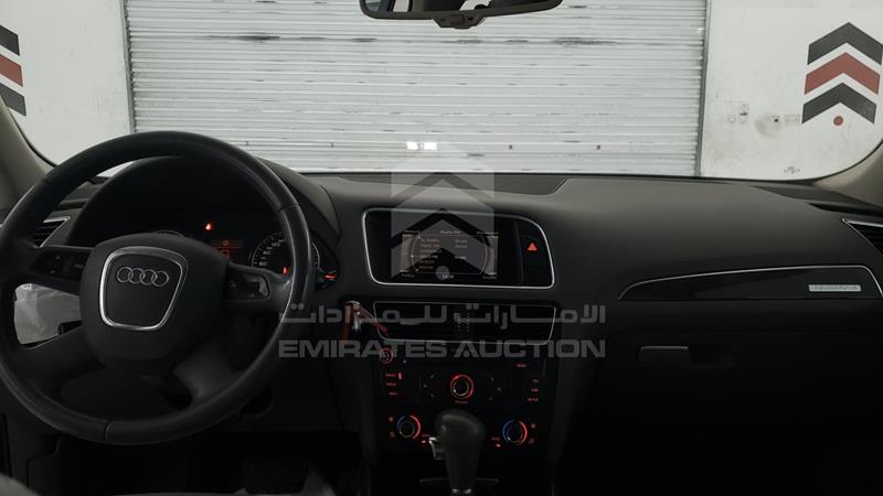 WAUKF68R29A022132 Auction: EmiratesAuction Lot: 405536 WAUKF68R29A022132 Audi Q5 2009 GREY Photo 16