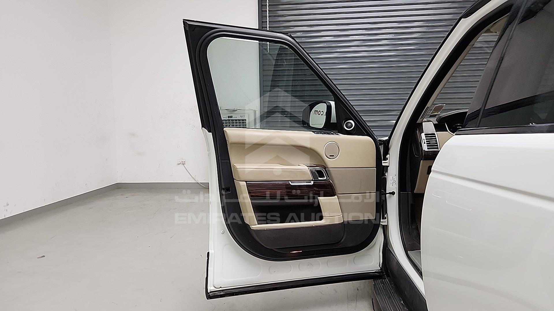 2016 RANGE ROVER HSE VIN: SALGA2DFXGA302883