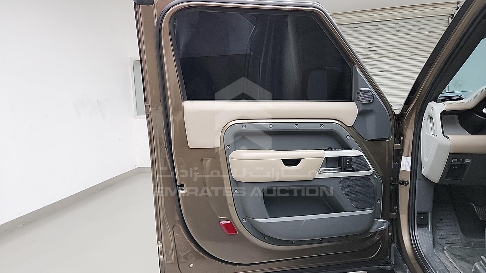 2022 LAND ROVER DEFENDER VIN: SALEA6BU1N2102059