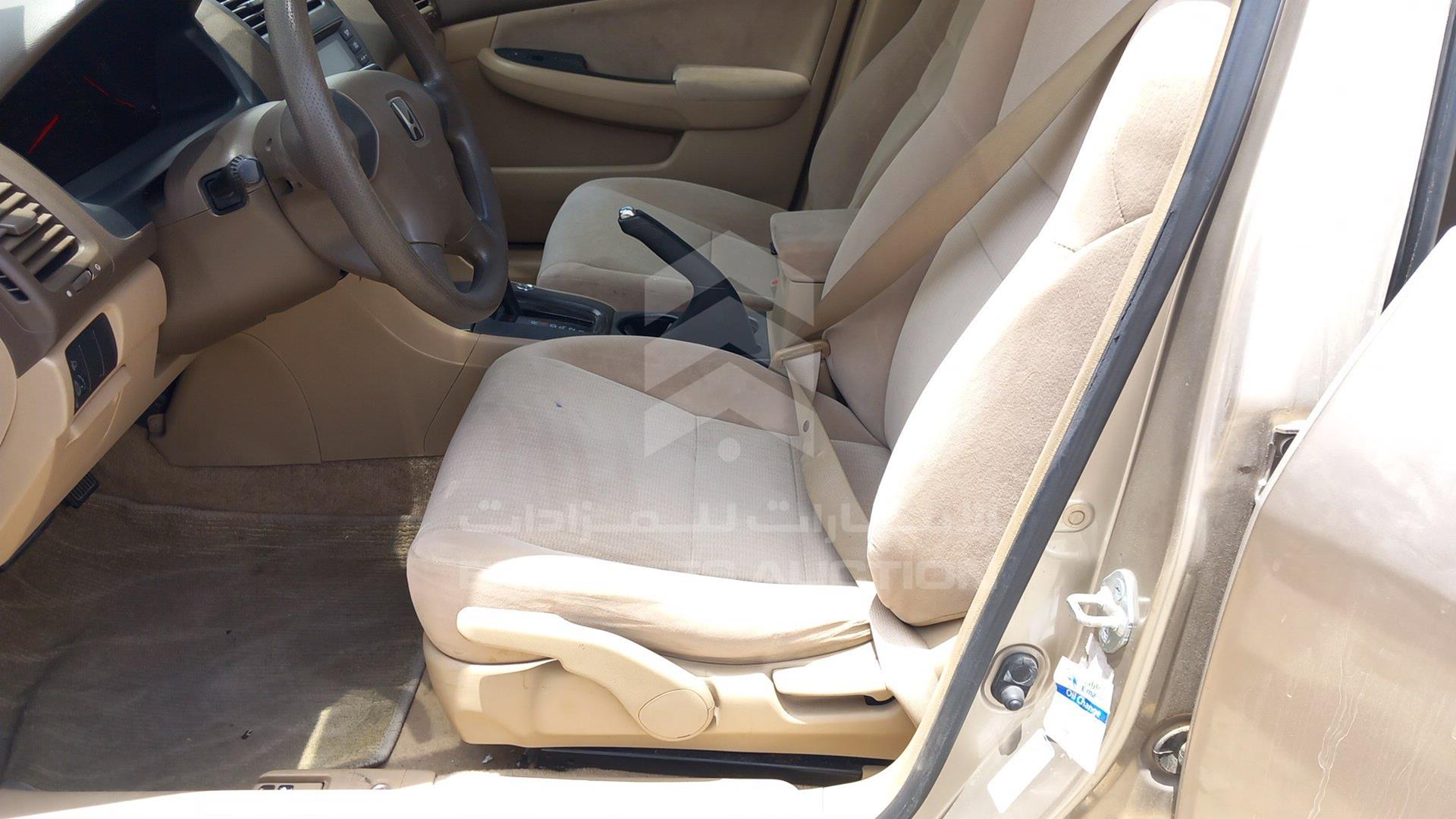 2005 HONDA ACCORD VIN: JHMCM56525C407498