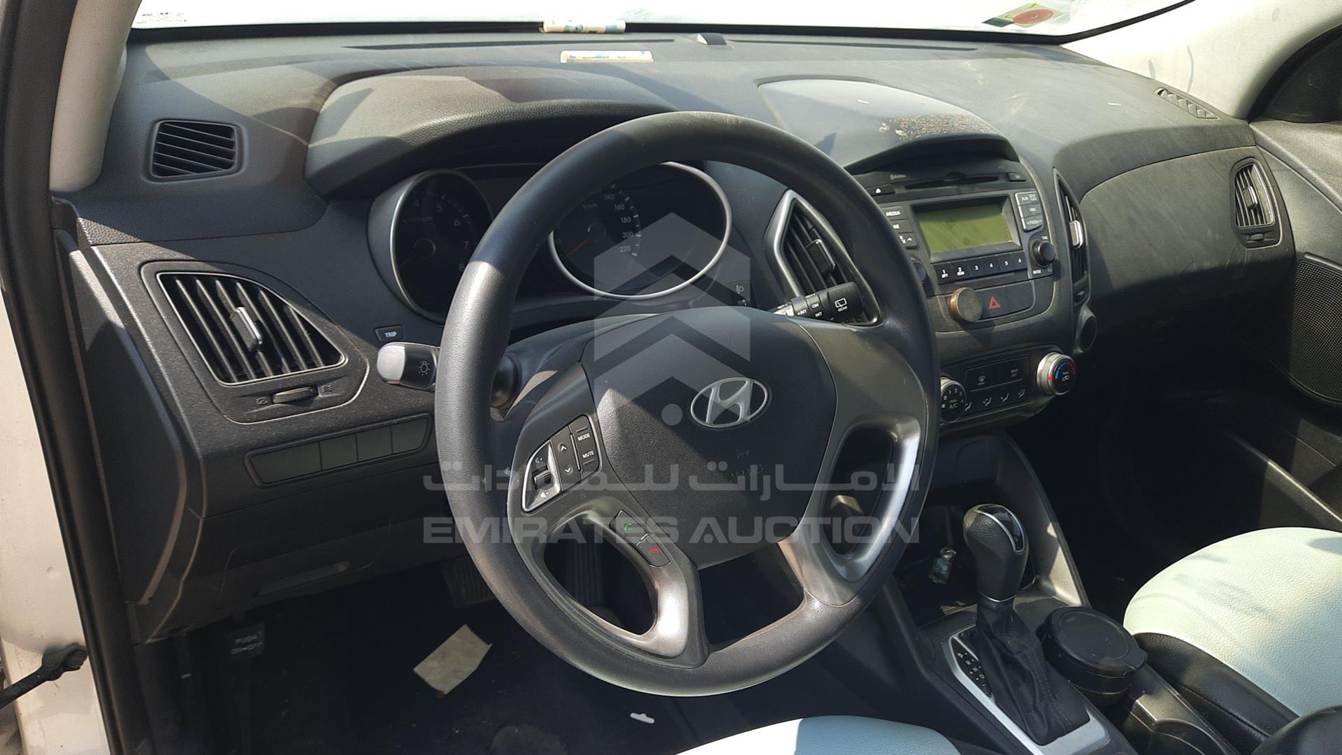 2015 HYUNDAI TUCSON VIN: KMHJT81E7FU056065