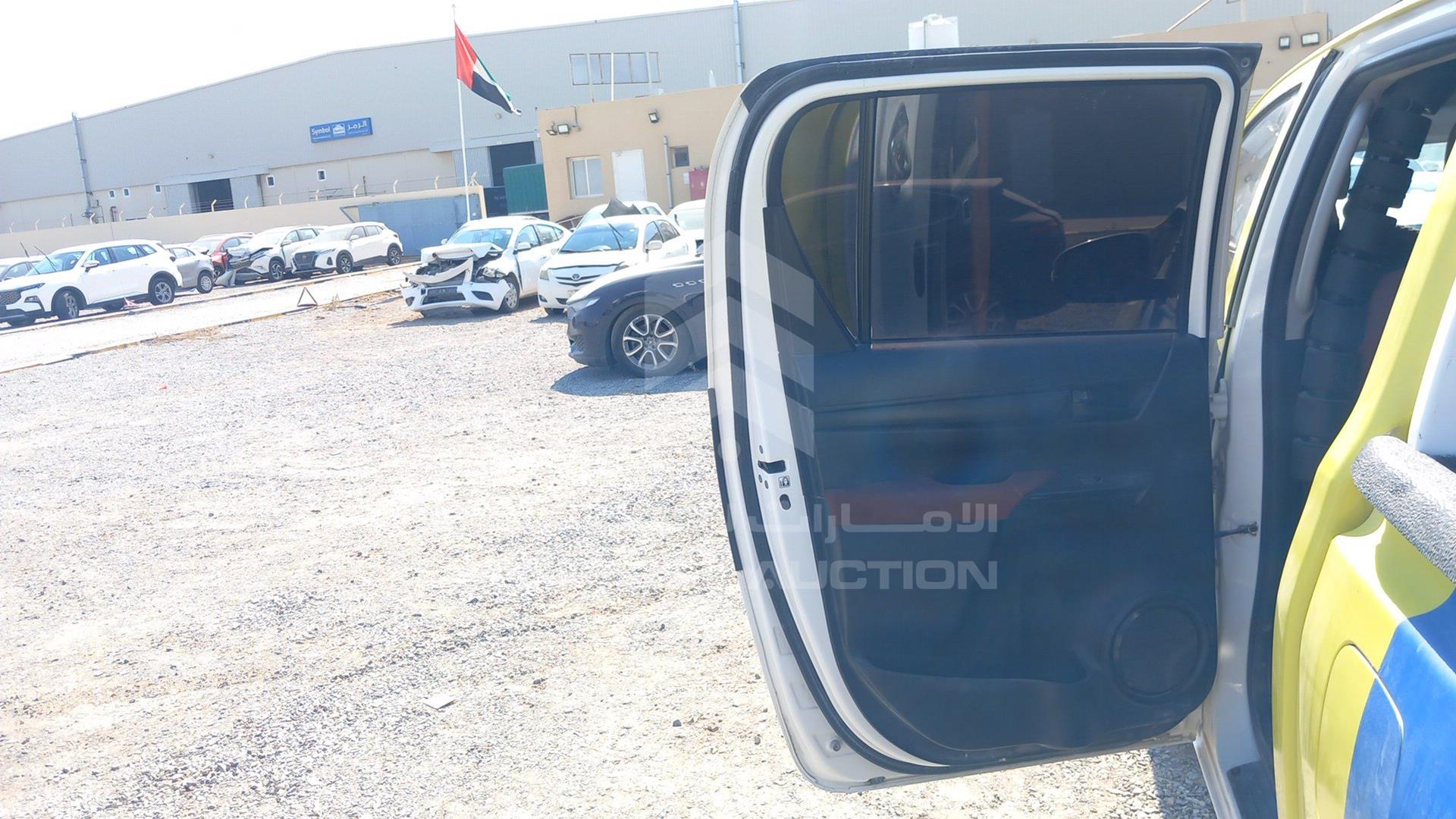 2023 TOYOTA HILUX VIN: MR0DB9CDXP5002142