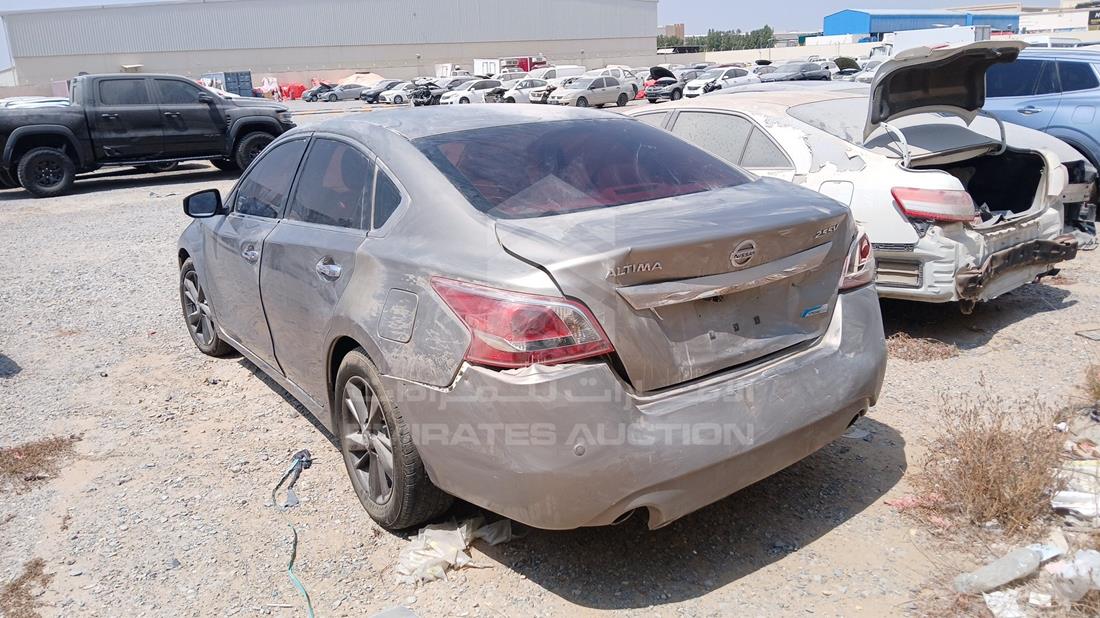 2013 Nissan Altima — Rear Left Angle — Photo 6