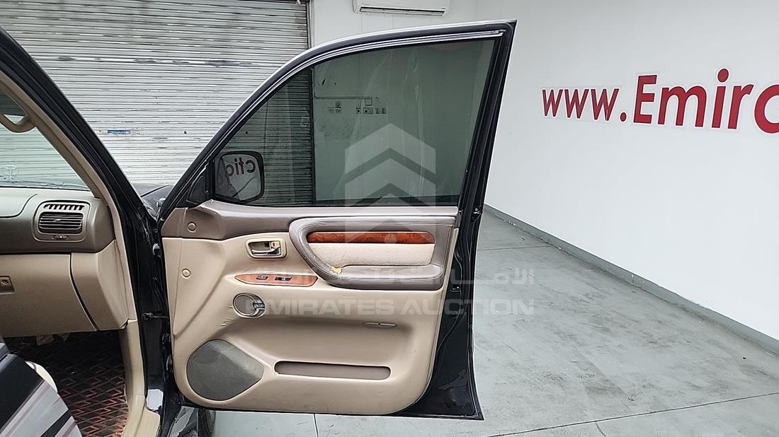 2002 Lexus LX 470 — Front Right Door — Photo 27