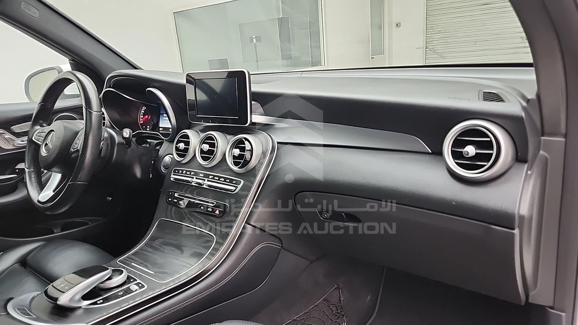 2017 MERCEDES GLC 300 VIN: WDC0G4JB8HF123616