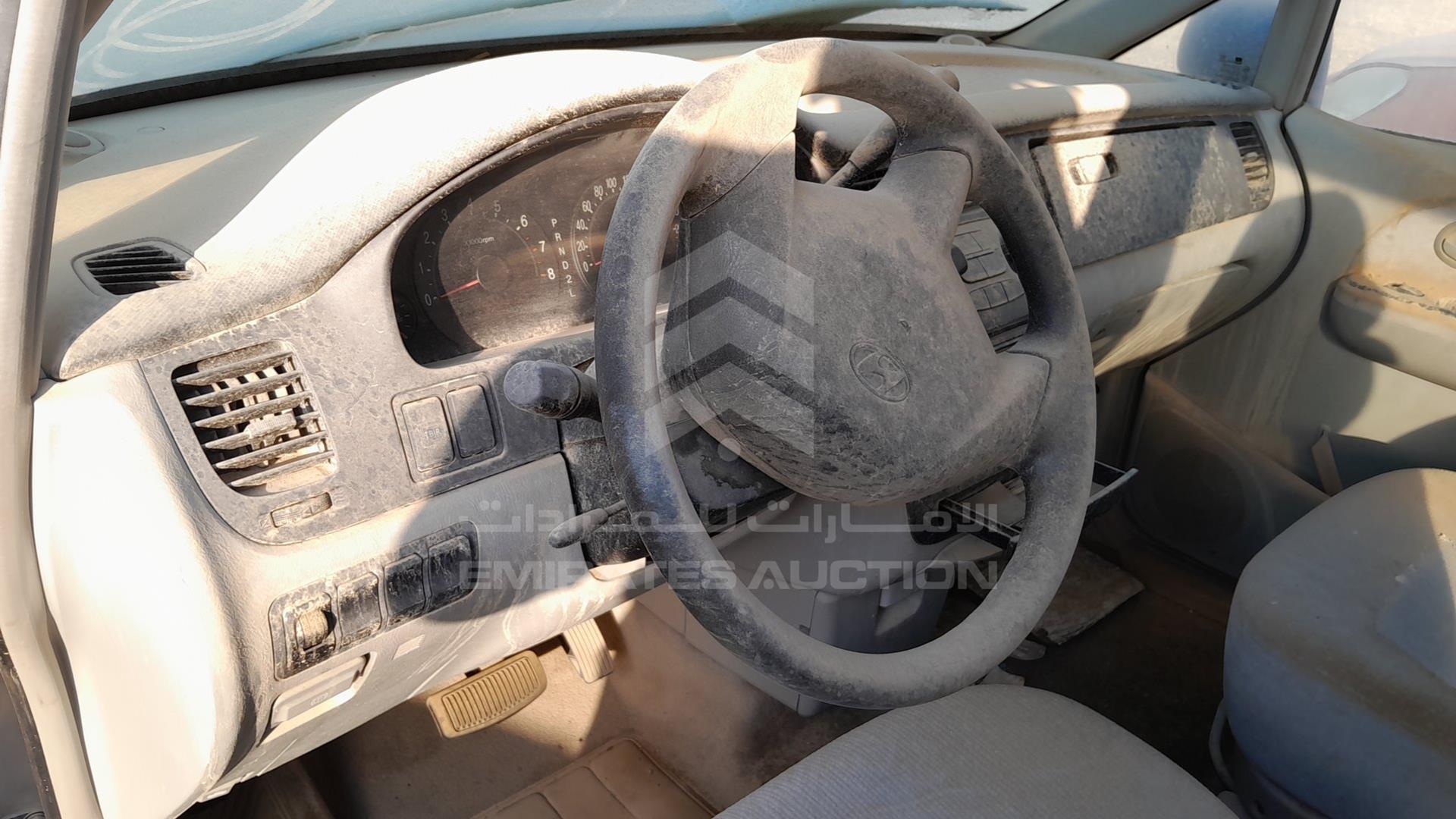 2006 HYUNDAI TRAJET VIN: KMHMG81C56U289569