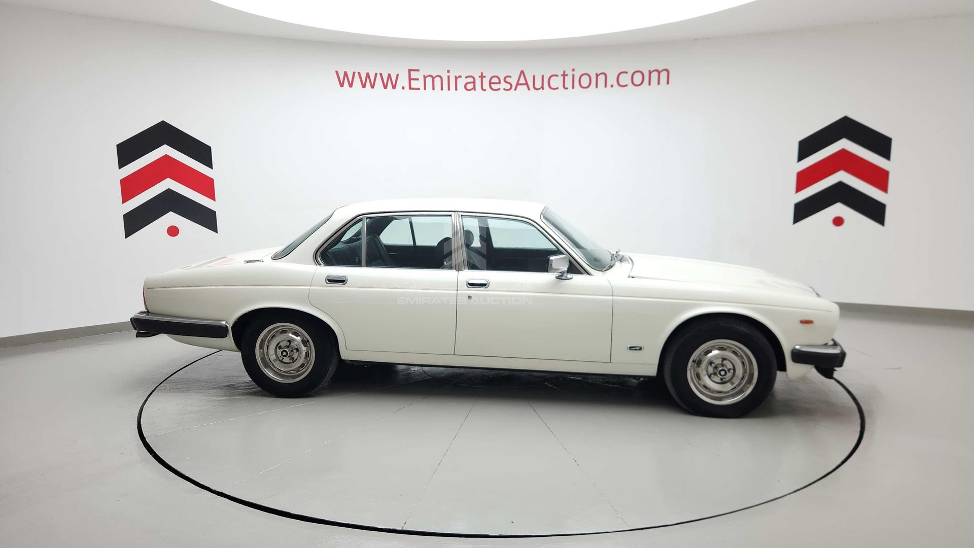 1979 JAGUAR XJ 6 VIN: JBALW4CC306220