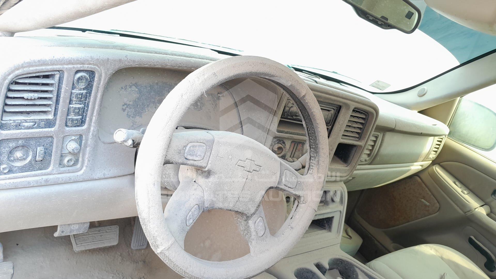 2004 CHEVROLET TAHOE VIN: 1GNEK13T44J123142