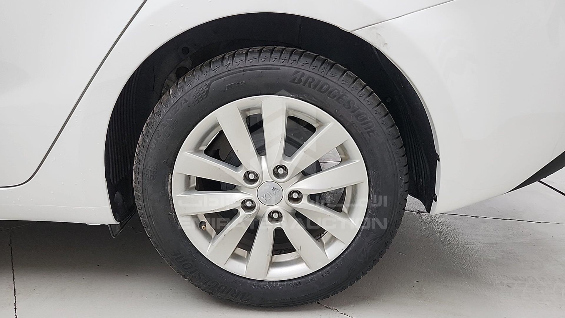 2016 KIA CERATO VIN: KNAFK4175G5535178