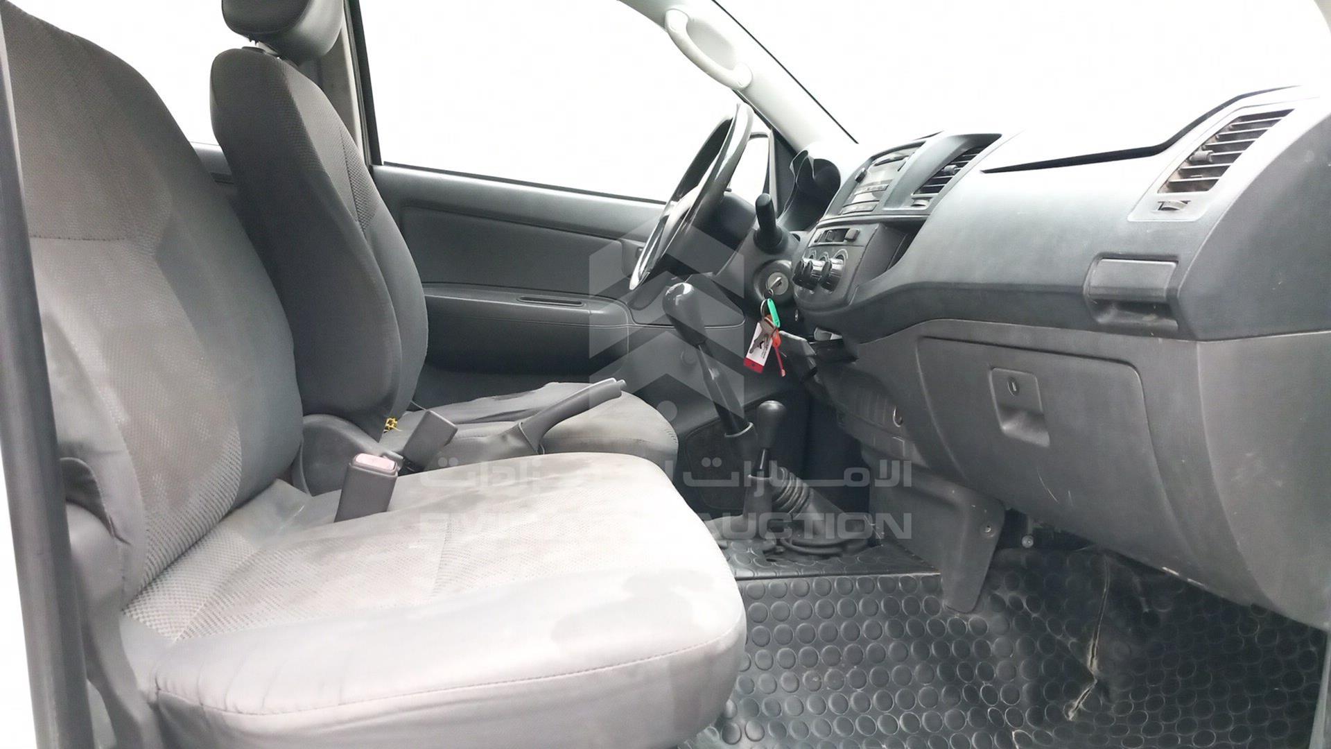 2013 TOYOTA HILUX VIN: MR0FX22G6D1362900