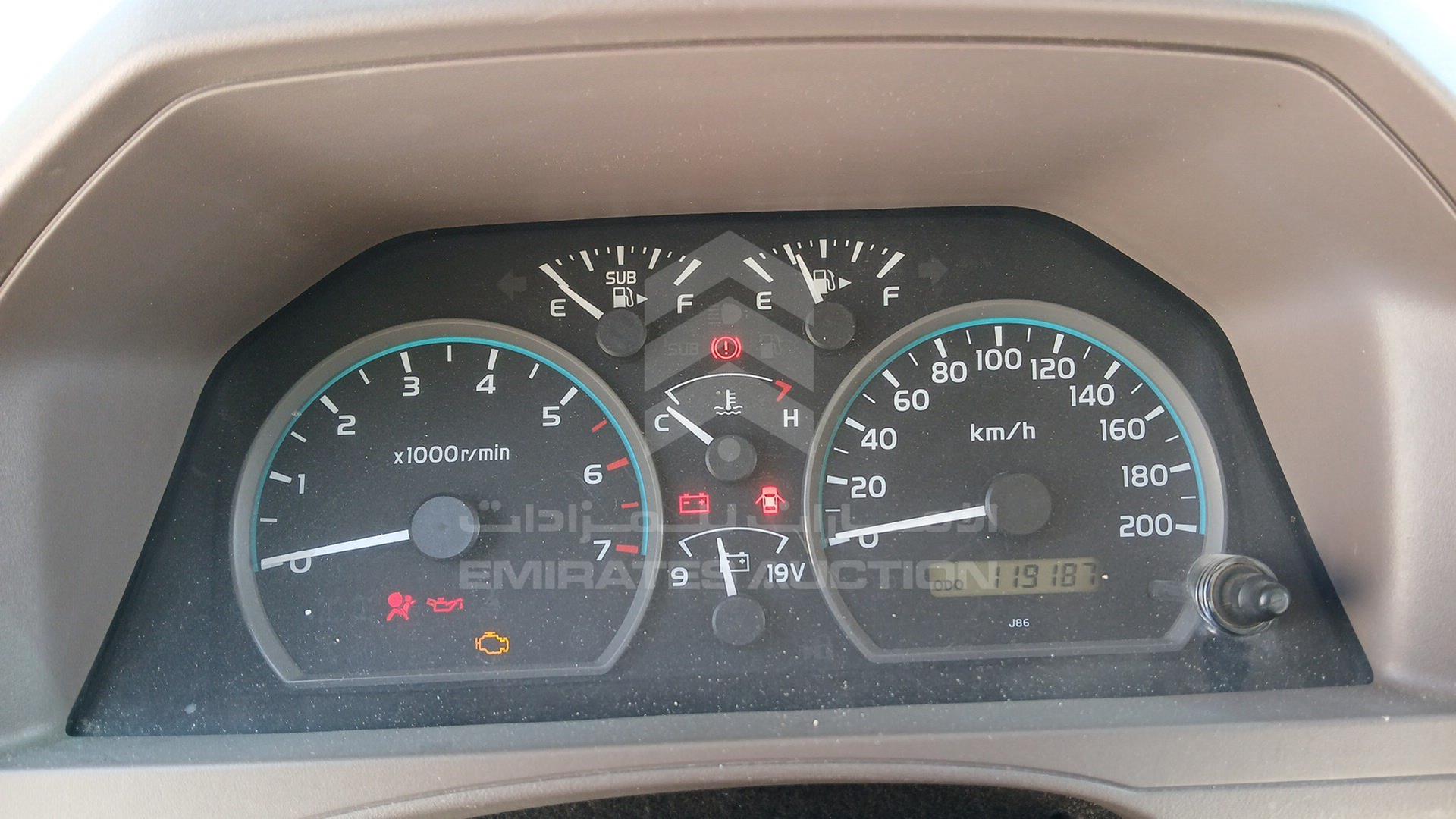 2015 TOYOTA LAND CRUISER VIN: JTFLU73J1F7019579